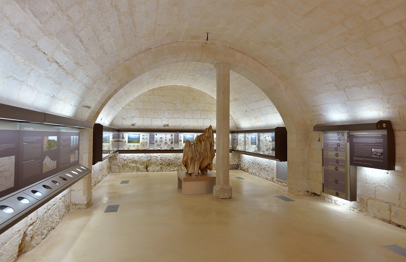 Musée_Préhsitoire_Grand_Pressigny_Caves_Collections_Crédit_Léonard_de_Serres