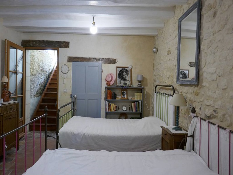 chambre-et-escalier-la-Courette-Montresor-Loches-valdeloire