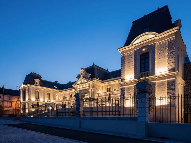 Best Western Plus Hôtel de la Cité Royale - Loches, Loire Valley, France.