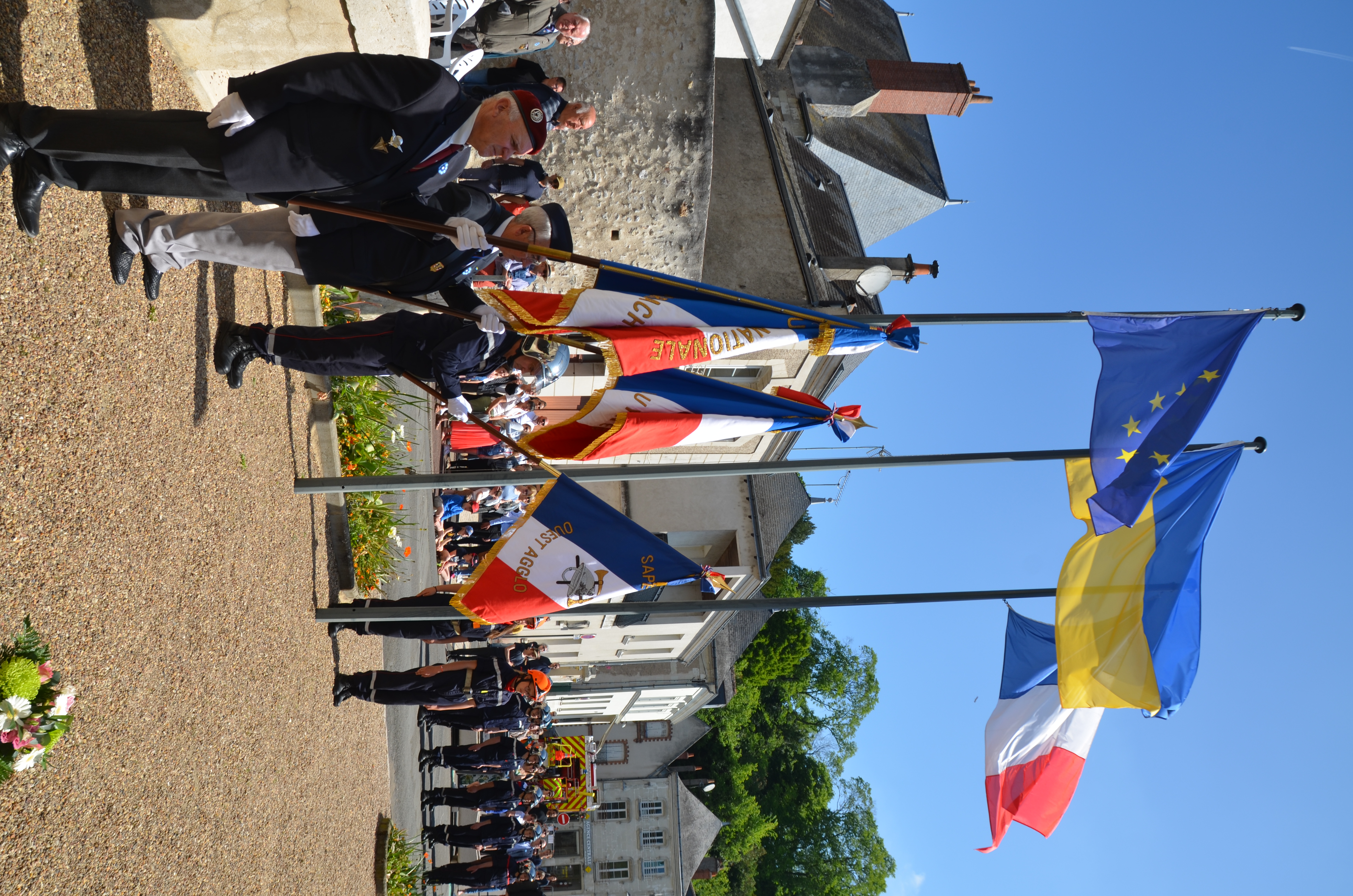 luynes-drapeaux - © Vincent Dupré (Ville de Luynes)