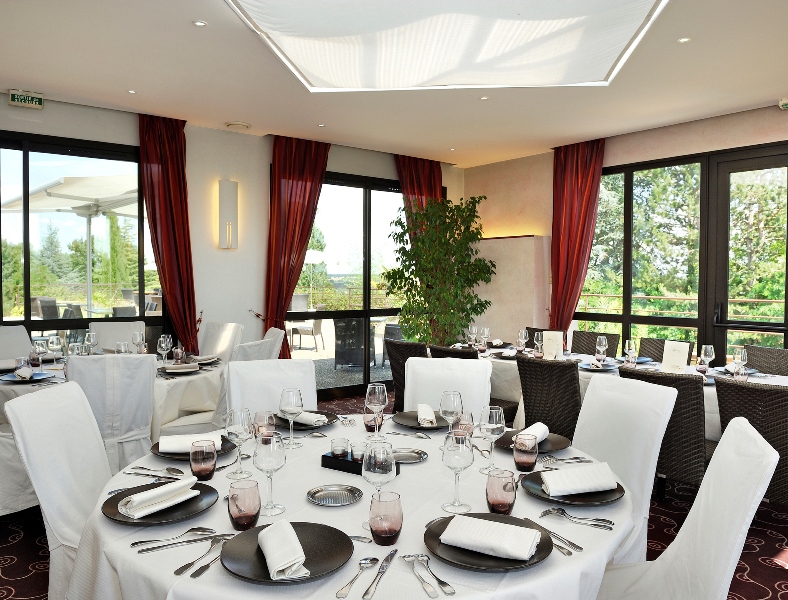 salle de Restaurant Groupe - Les Terrasses Luccotel Loches